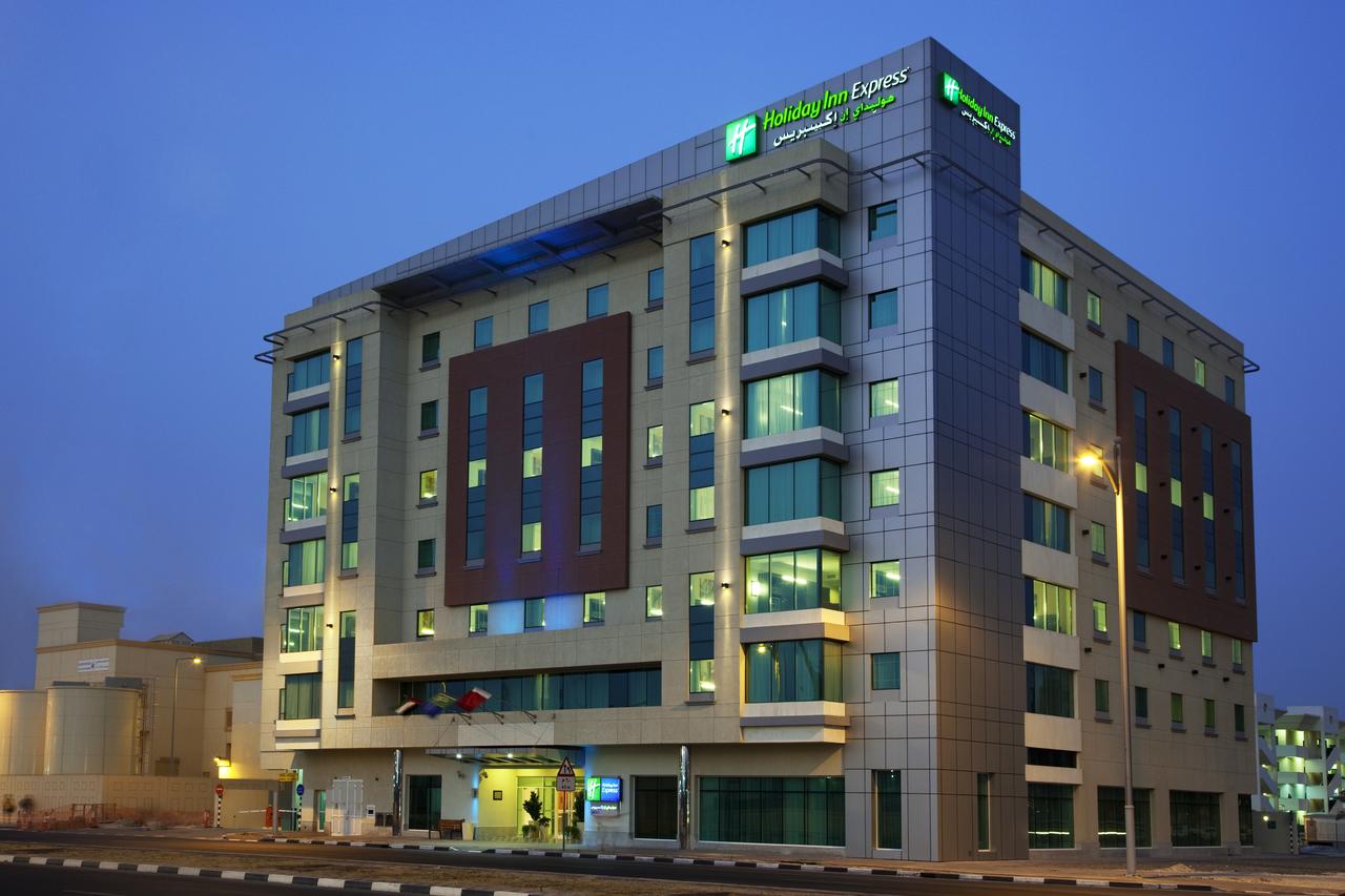 Disabled Holidays in Dubai - Holiday Inn Express Dubai