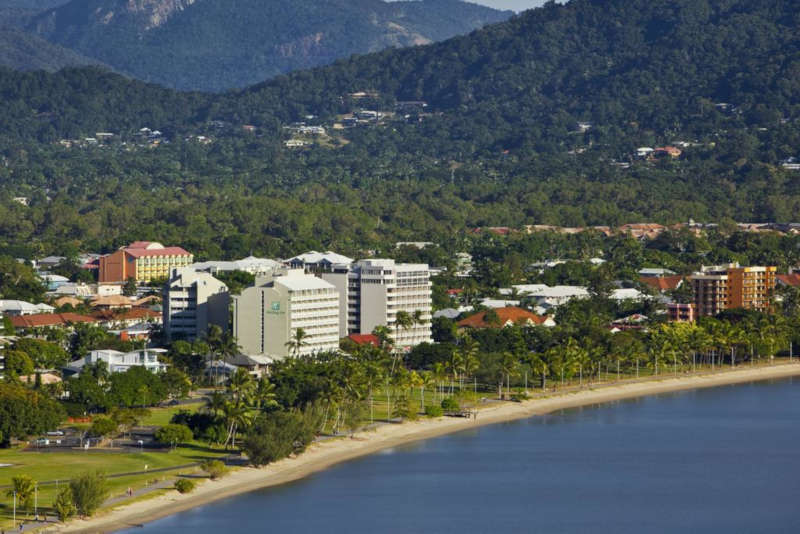 Disabled Holidays - Holiday Inn Cairns Harbourside - Cairns, Australia