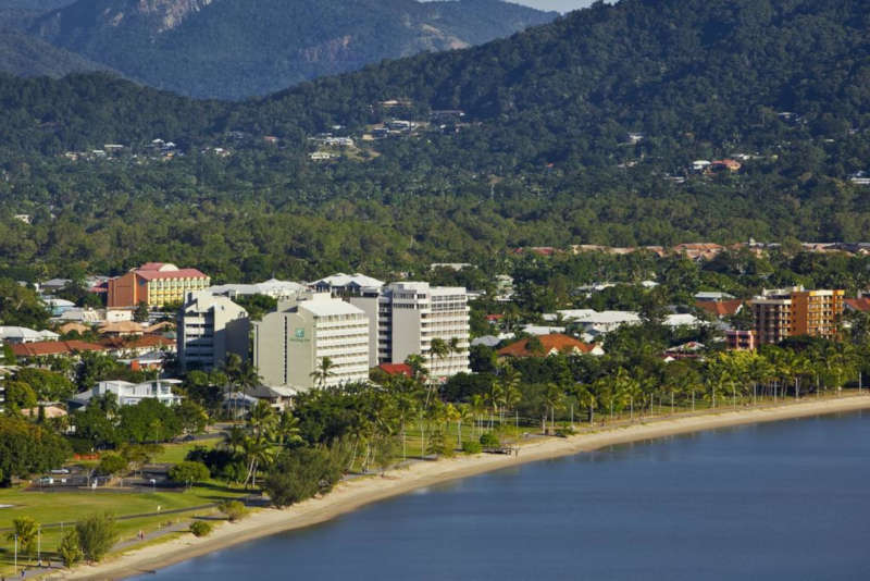 Disabled Holidays - Holiday Inn Cairns Harbourside - Australia