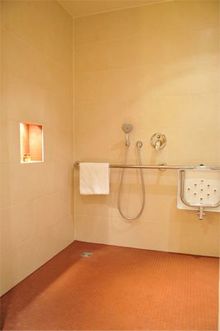 Melia Hotel, Berlin, Germany - Accessible shower