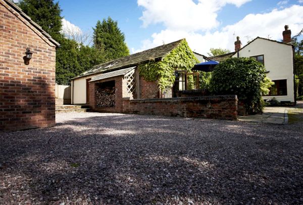 Disabled Holidays - Strawberry Duck Cottage- Cheshire - Owners Direct, England