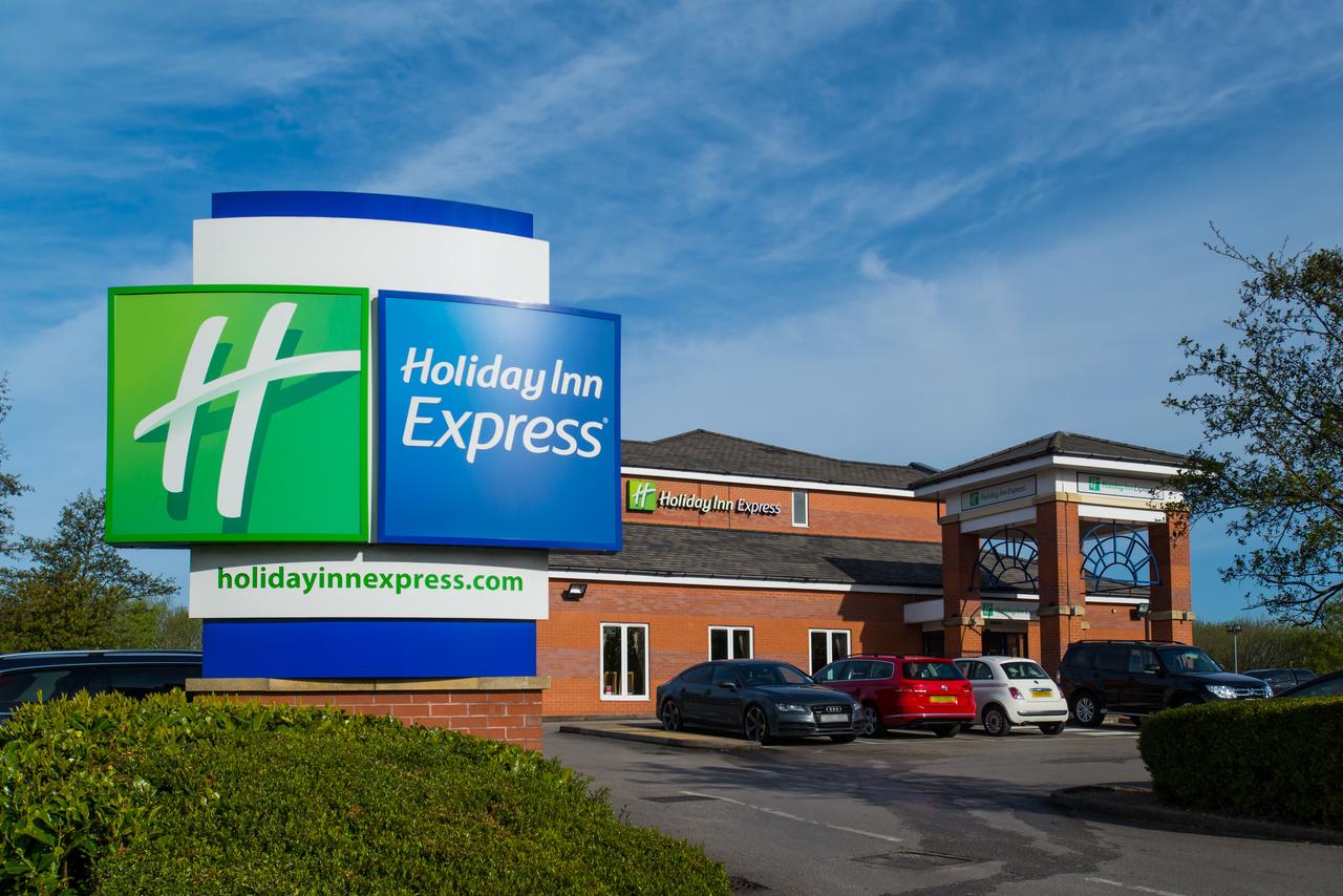 Disabled Holidays - Holiday Inn Express Manchester - East- Manchester - Owners Direct, England
