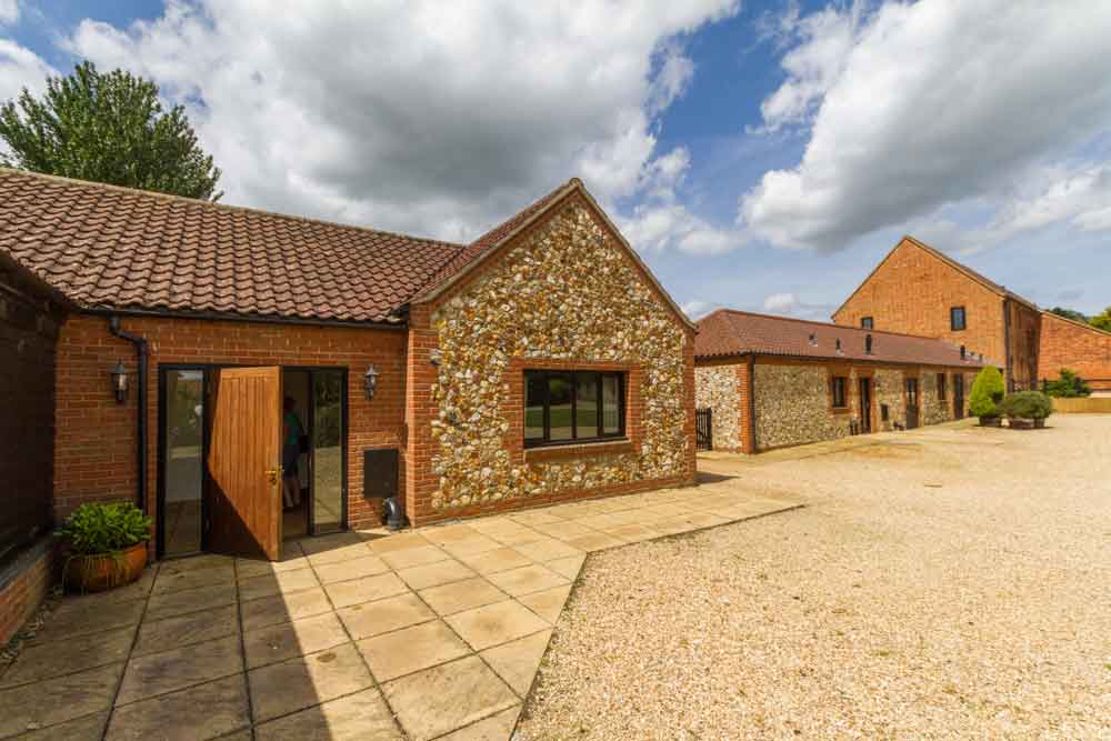 Disabled Holidays - The Old Cart Shed- Norfolk - Owners Direct, England