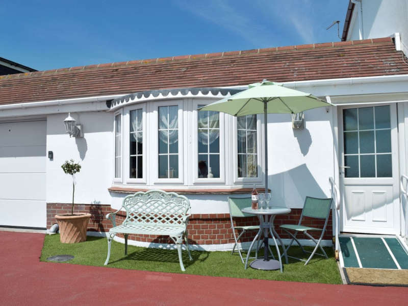 Disabled Holidays - Bungalow in Clacton-on-Sea- Essex - Owners Direct, England