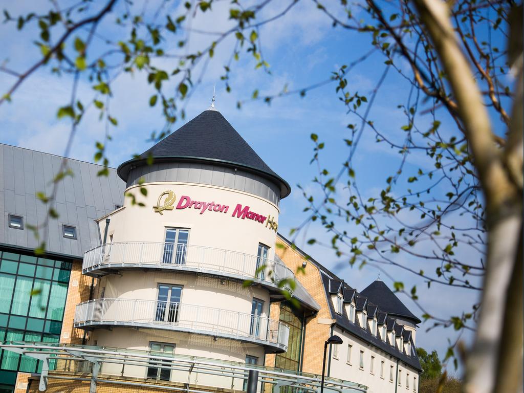 Disabled Holidays - Drayton Manor Hotel- Staffordshire - Owners Direct, England