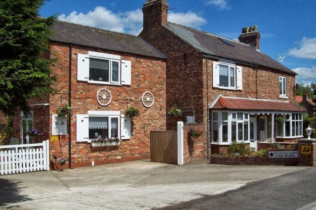 Disabled Holidays - Fifth Milestone Cottage- North Yorkshire - Owners Direct, England