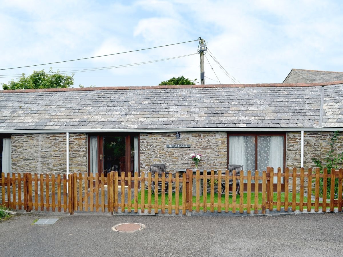 Honeysuckle Cottage - Treligga Farm Cottages