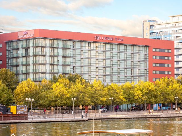 Disabled Holidays - Crowne Plaza London Docklands