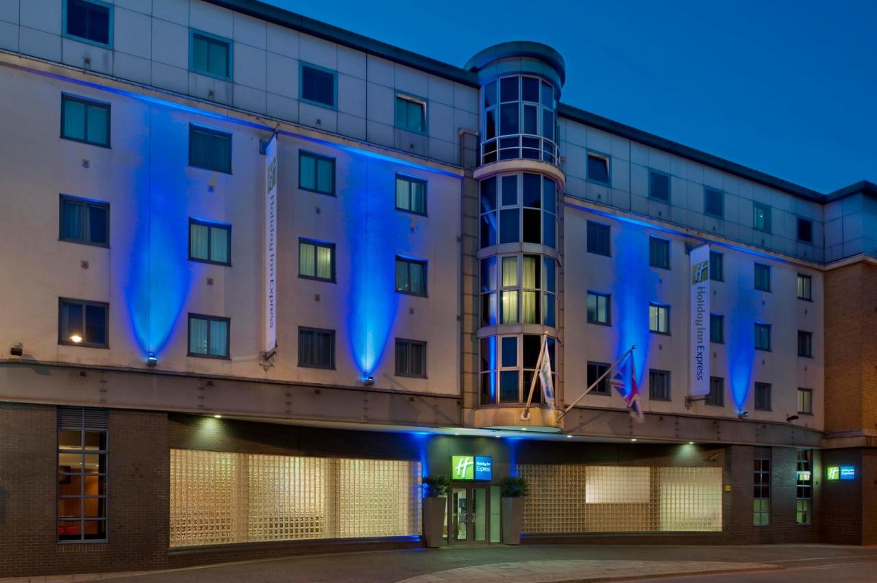 Disabled Holidays - Holiday Inn Express London City