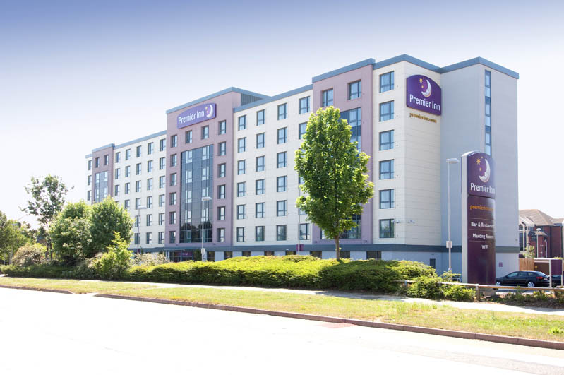 Disabled Holidays - Premier Inn Gatwick Airport Manor Royal- Sussex - Owners Direct, England