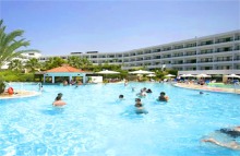 Hotel Avanti Pool Pathos Cyprus