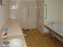 Gites-En-Tregor  - Bathroom