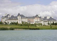 Disabled Holidays - Vienna International Dream Castle Hotel, Disneyland  Paris