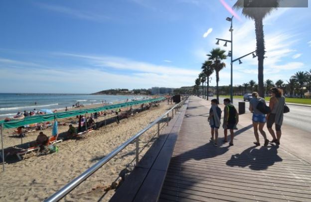 Disabled friendly accommodation in La Pineda, Costa Dorada, Spain