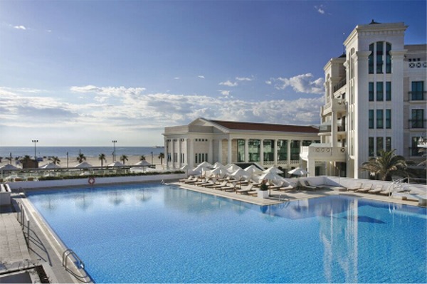 Las Arenas Balneario Resort