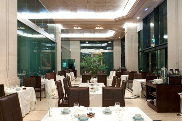 Las Arenas Balneario Resort