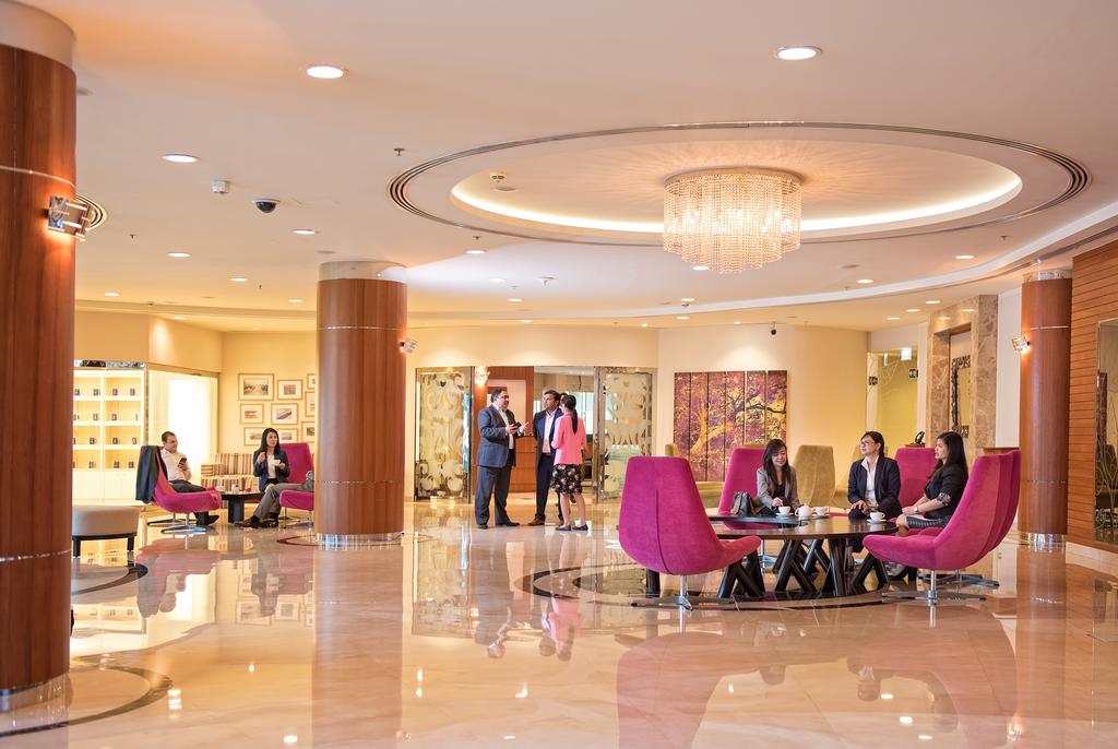 AVANI Deira Dubai Hotel