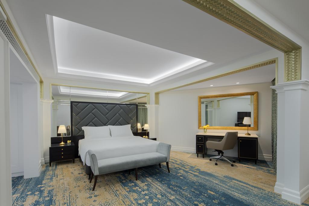 Radisson Blu Dubai Deira Creek