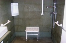 Vista Boquer Apartments - Bathroom
