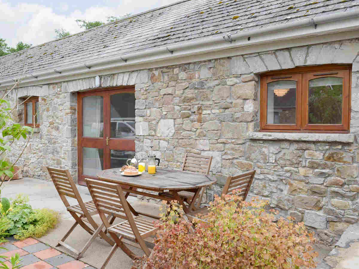 Disabled Holidays - Cottage in Llandeilo- Carmarthenshire - Owners Direct, Wales