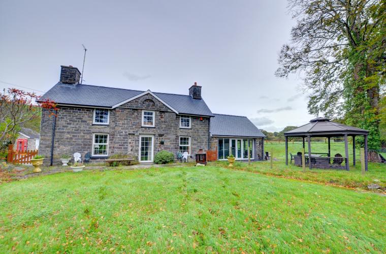 Disabled Holidays - Farm House in Aberystwyth- Ceredigion - Owners Direct, Wales