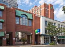 Disabled Holidays - Holiday Inn Express Toronto Downtown - Toronto, Canada