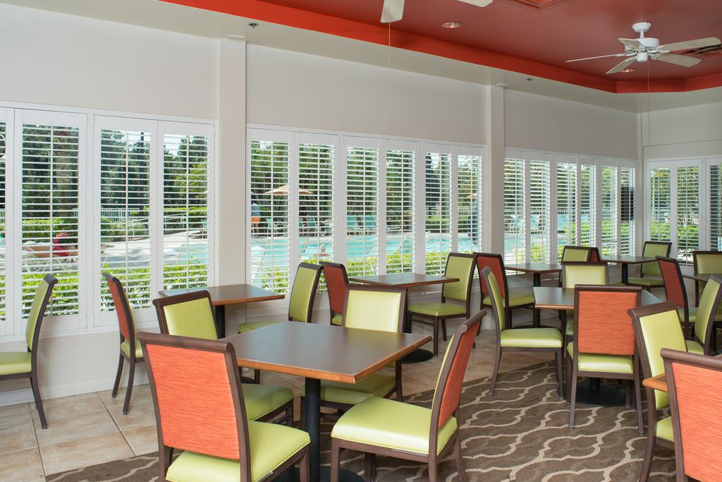 Comfort Suites Maingate East